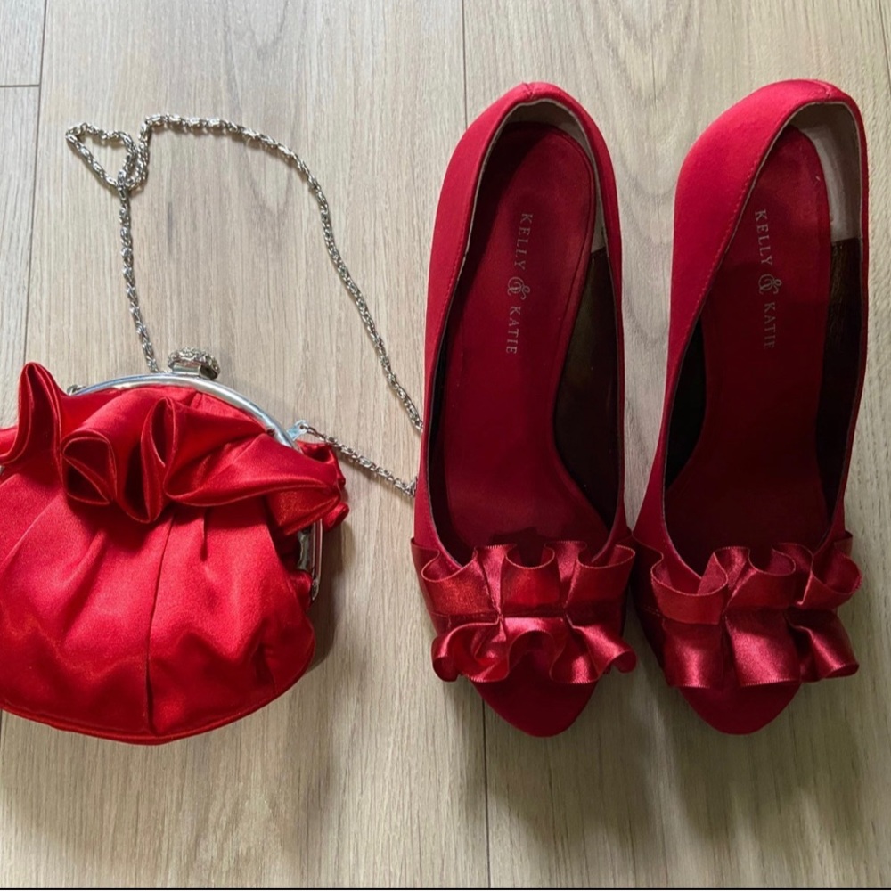 Kelly & Katie pumps with matching purse